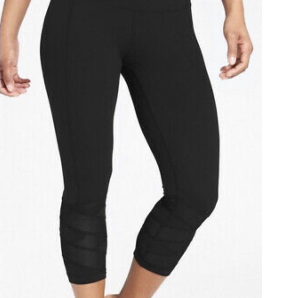 Athleta  Capri Leggings Sheer Mesh Cropped B30
